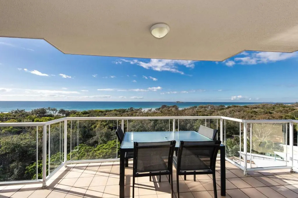 3 Bedrooms Apartment with ocean view