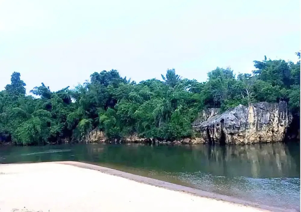 19 Degrees Resort
