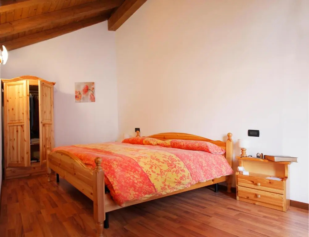 Standard Double room with balcony (full double bed)