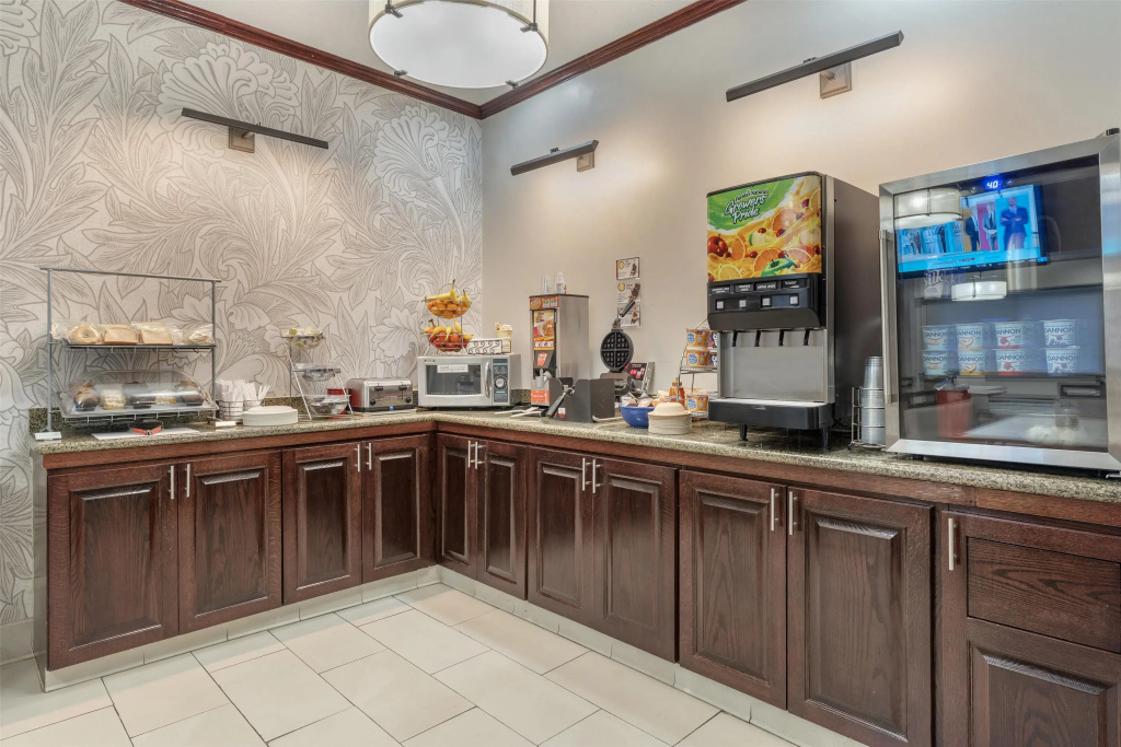 Best Western Plus Executive Inn - фото 21