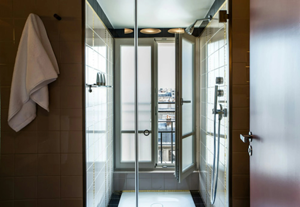 Hôtel du Rond-Point des Champs-Élysées 19