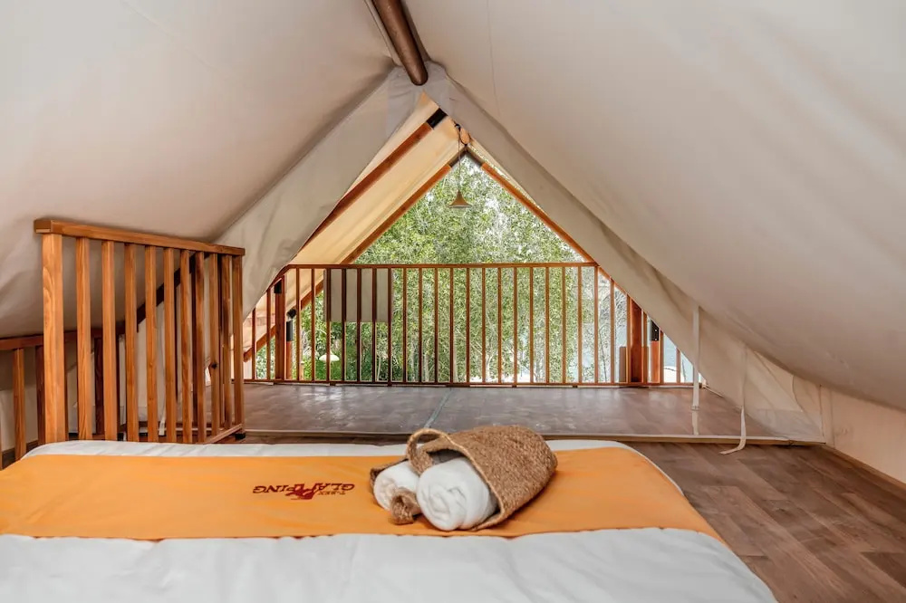 T-Rex Glamping, Dubai Parks and Resorts — фото