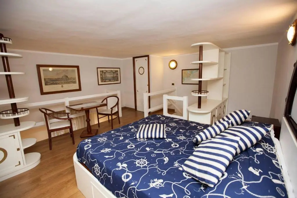 Standard Triple room
