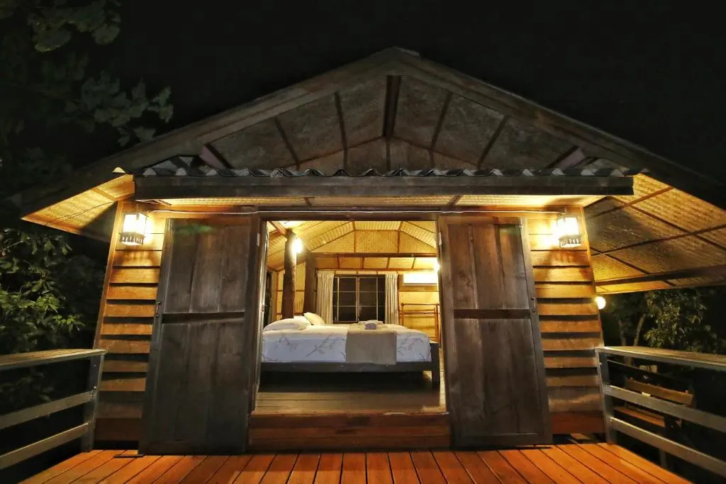 Standard Triple room with view