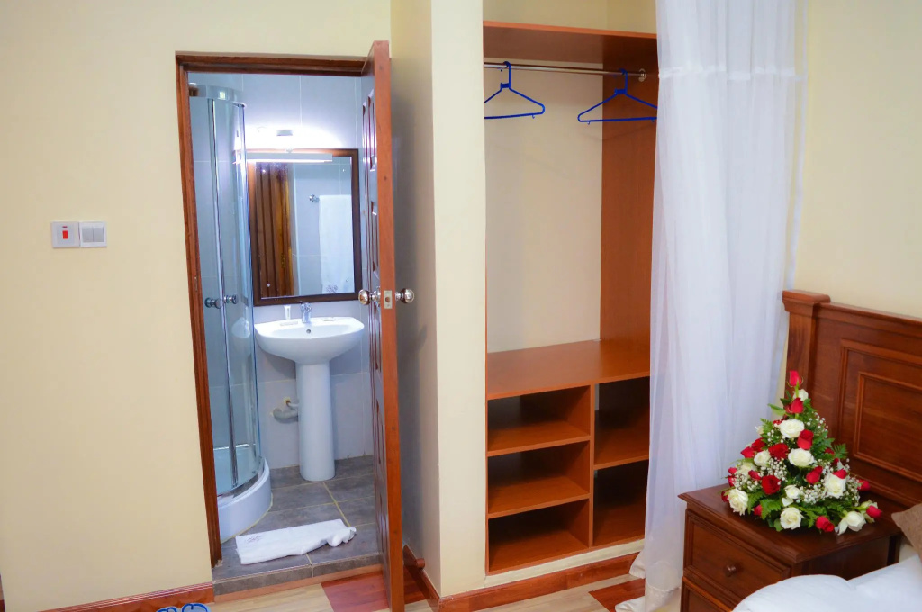 Standard Double room (full double bed)