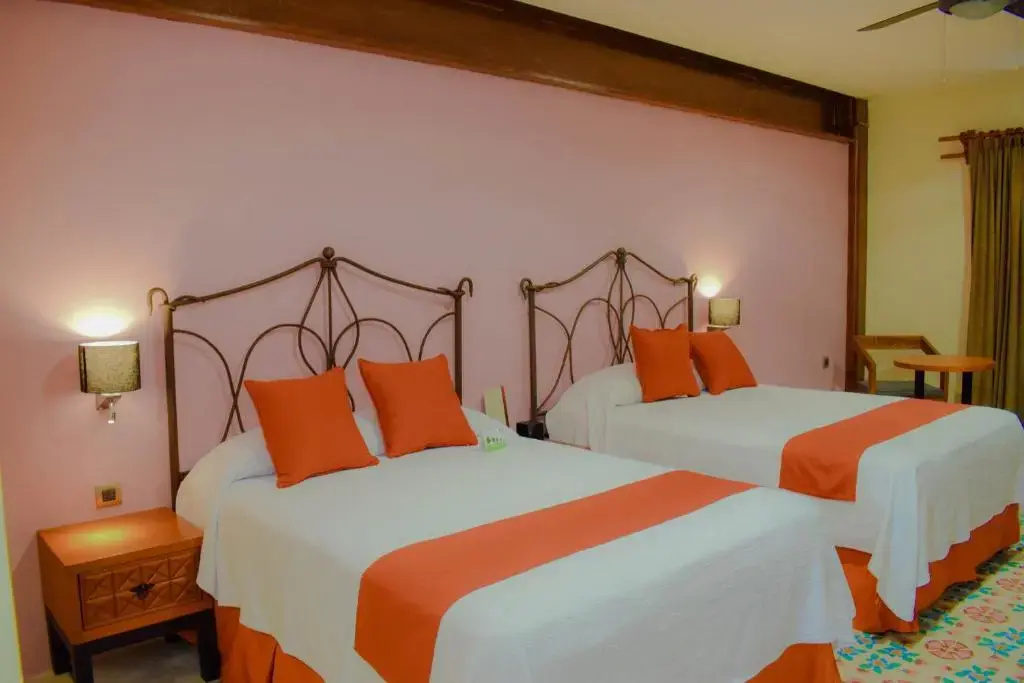 Deluxe Double room with balcony (full double bed)