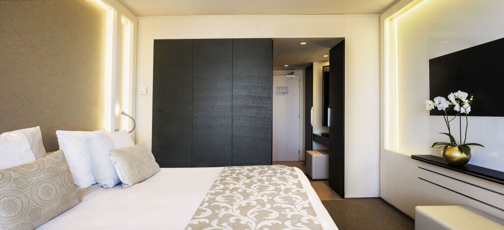 The Hotel picture