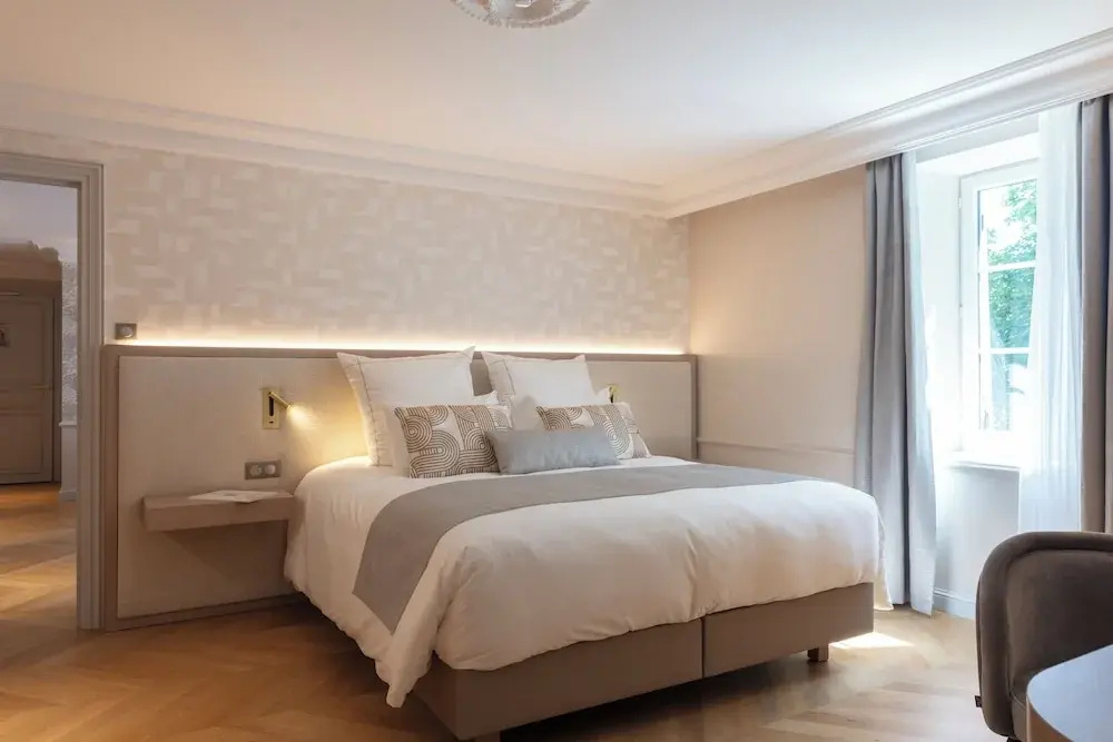Double Suite (full double bed)