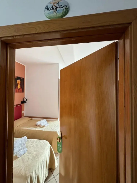 Standard Double room with balcony (full double bed)