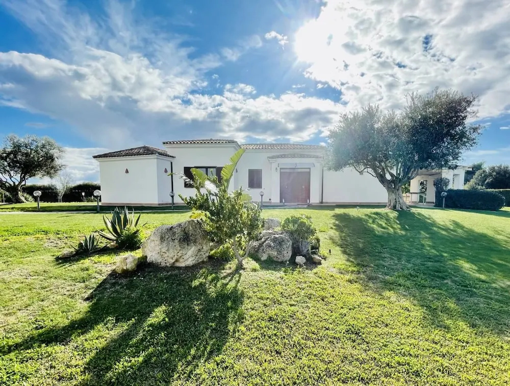 Countryside Villa With Private Pool and sea View