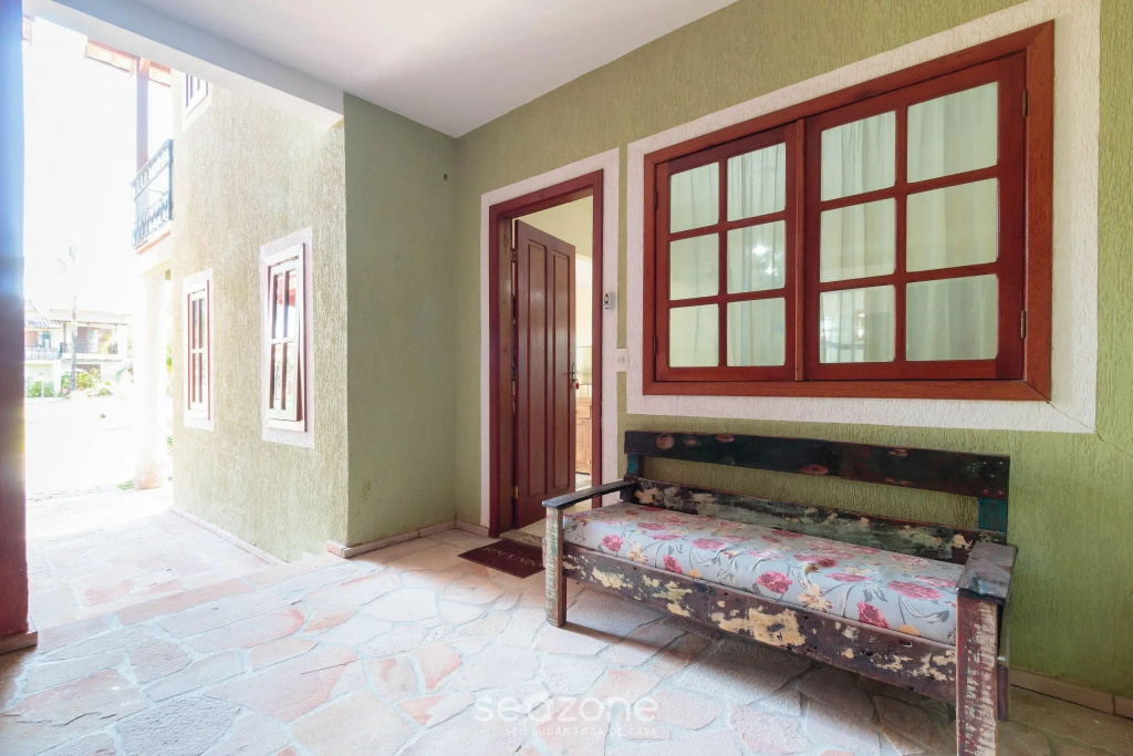 Linda Casa com piscina e churrasqueira URA0015