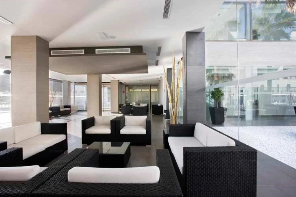 Lobby & Reception