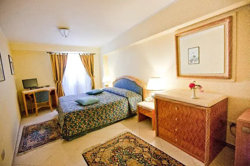 Hotel Elimo - Chambres