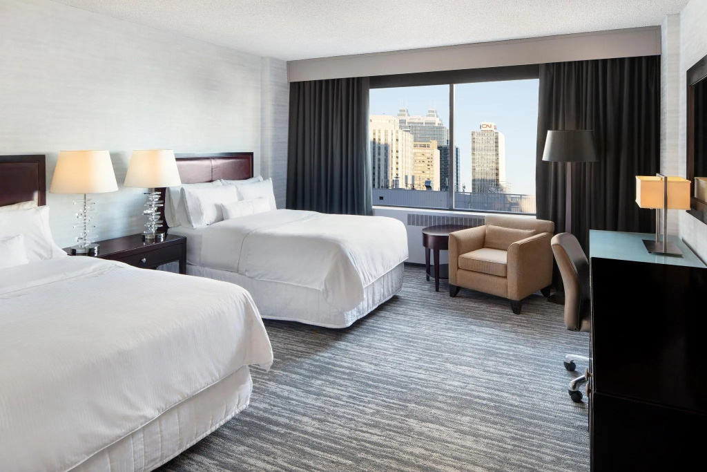 Executive Quadruple room with city view