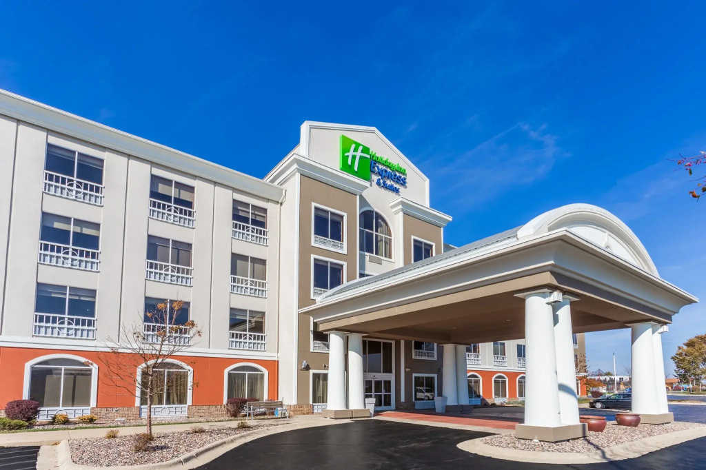 Holiday Inn Express Hotel & Suites Rockford-Loves Park by IHG