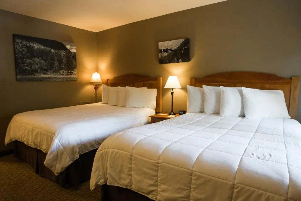 Standard Quadruple room with view