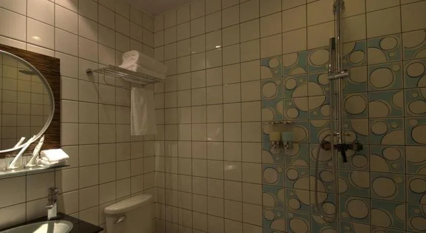 Lee Manor Hotel - фото 8