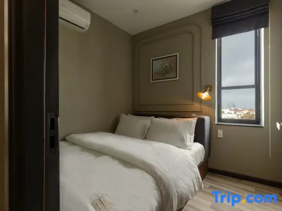 Apartment with mountain view
