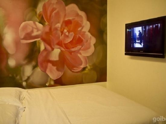 V Garden Hotel