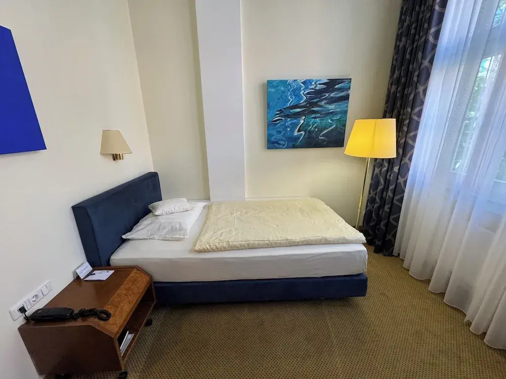 Comfort room