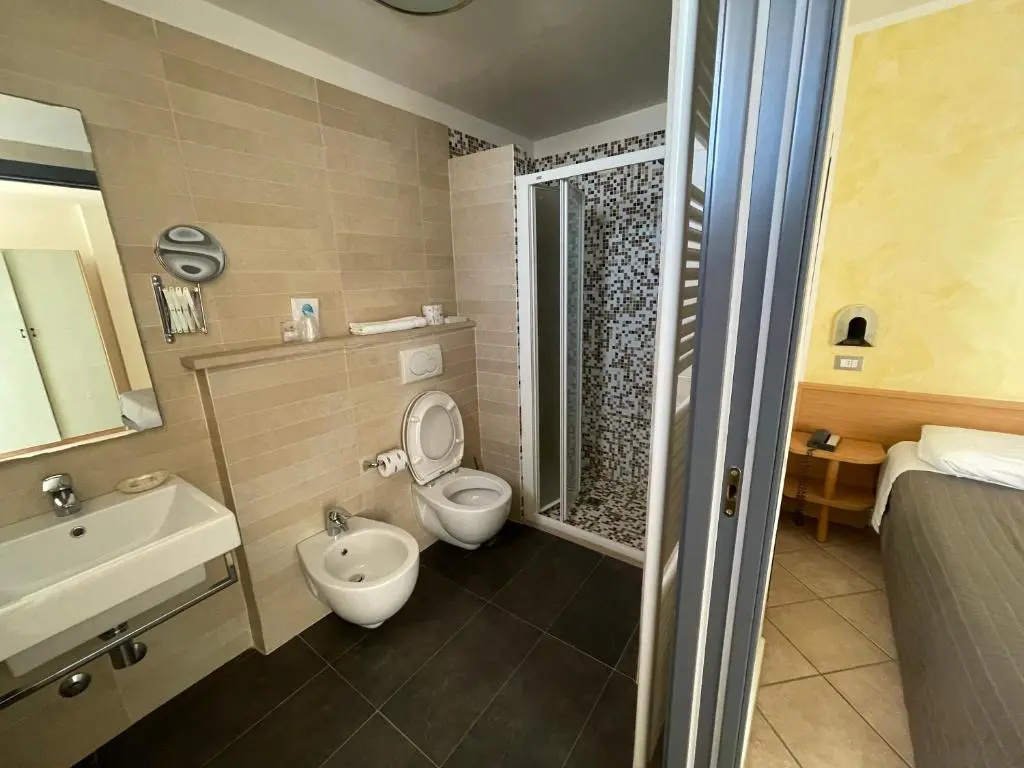 Standard Double room with sea view (full double bed)