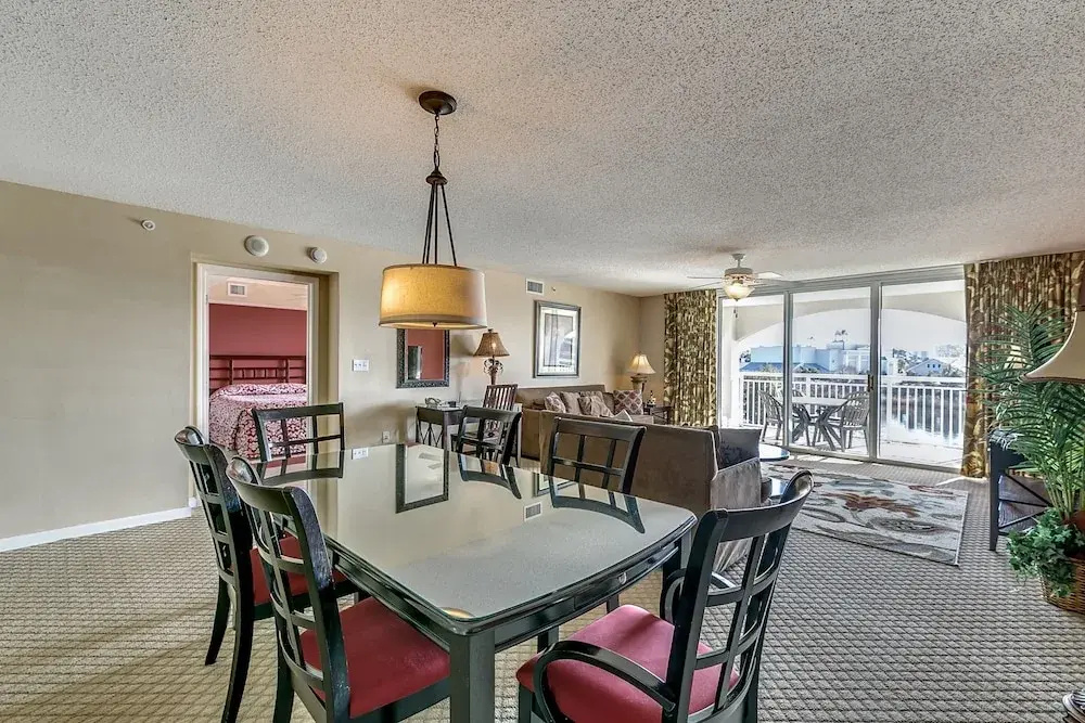 Yacht Club at Barefoot Resort by Condo-World - Chambres