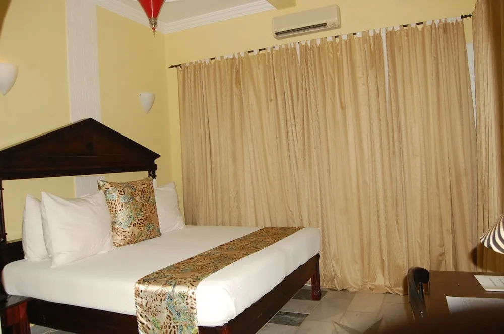 Double Junior Suite with balcony (full double bed)