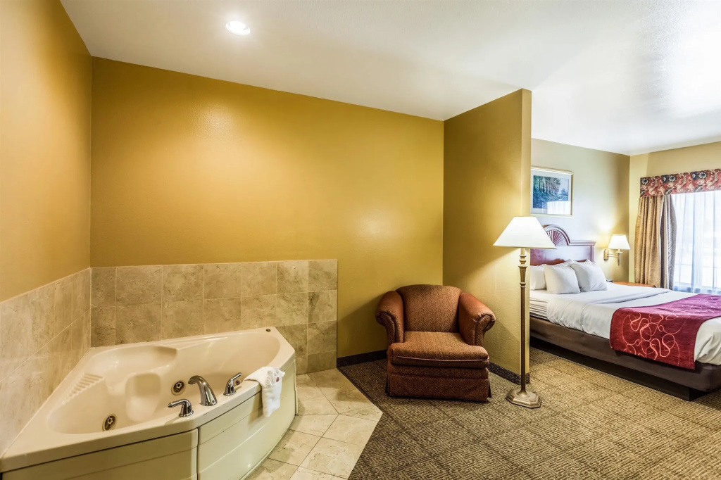 Отель SureStay Plus Hotel by Best Western Mesquite в Меските