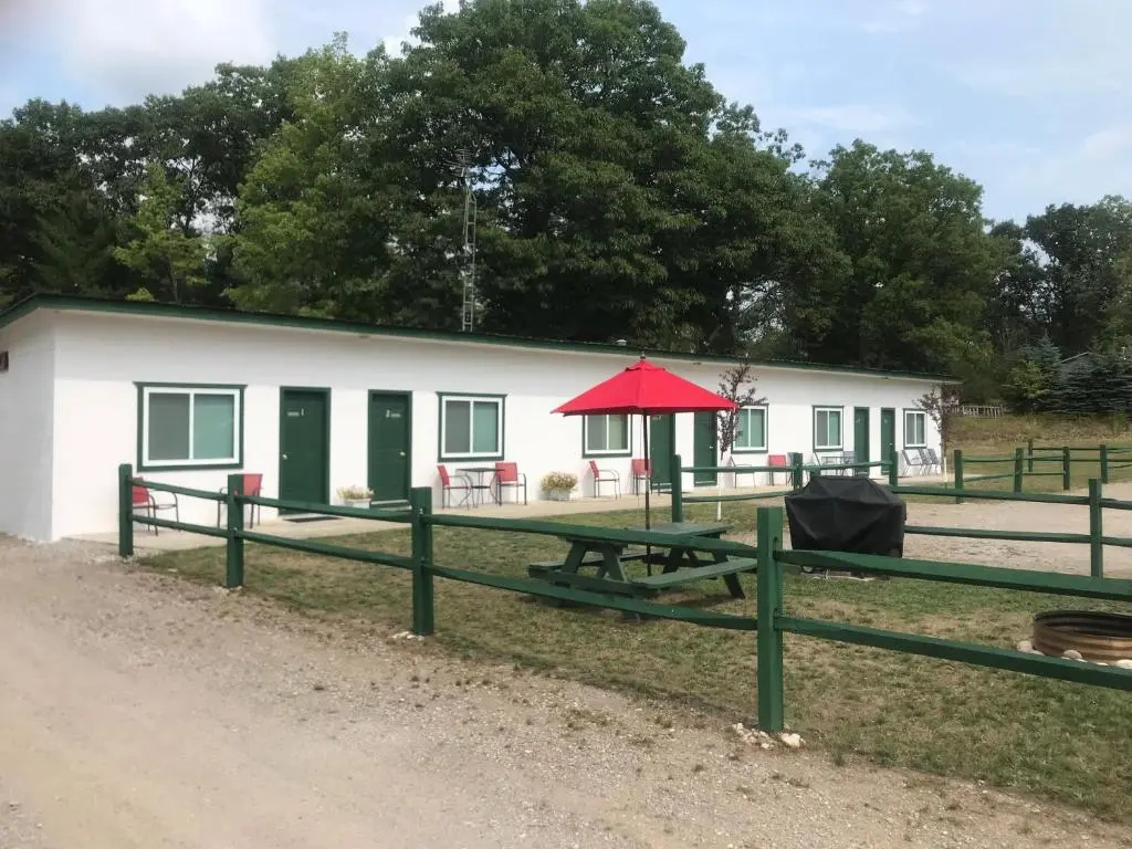 Deluxe Double room (full double bed)