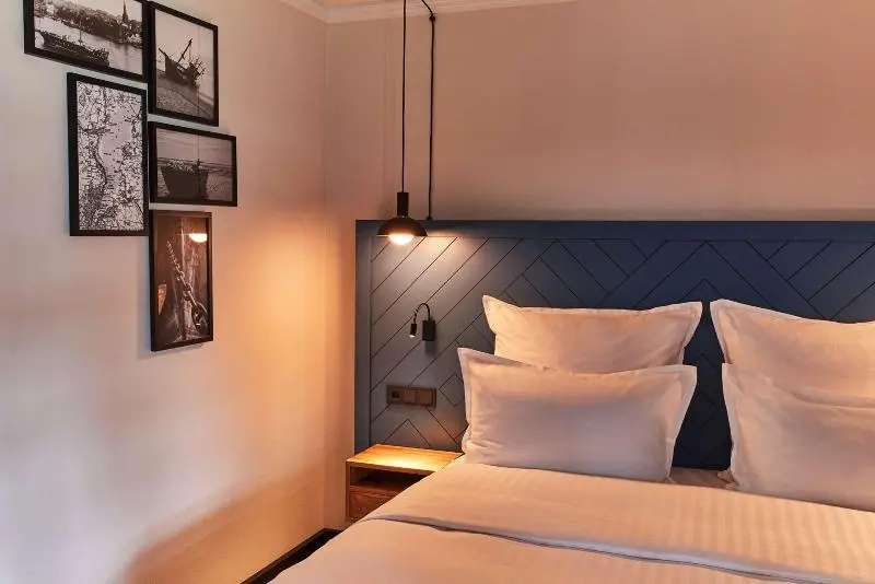 Standard room with park view