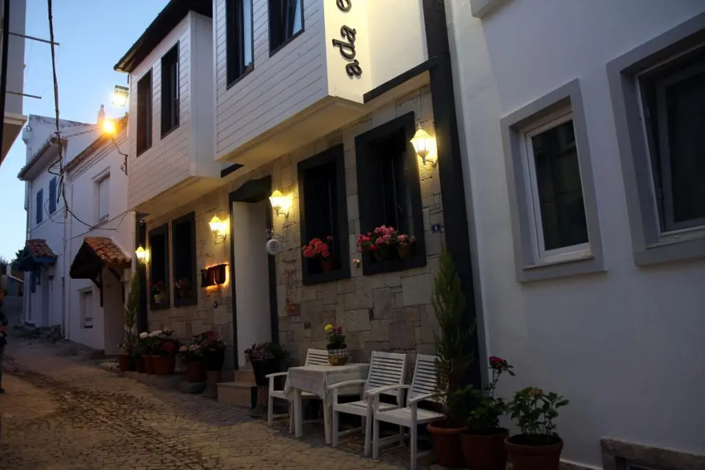 Food & Beverage