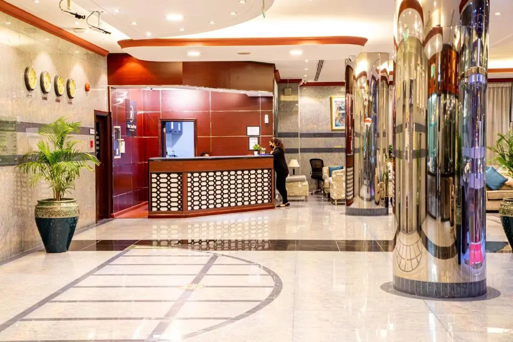 Lobby & Reception