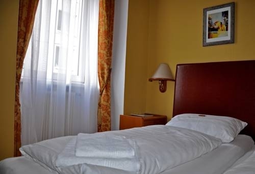 gallery_image_hidden_18