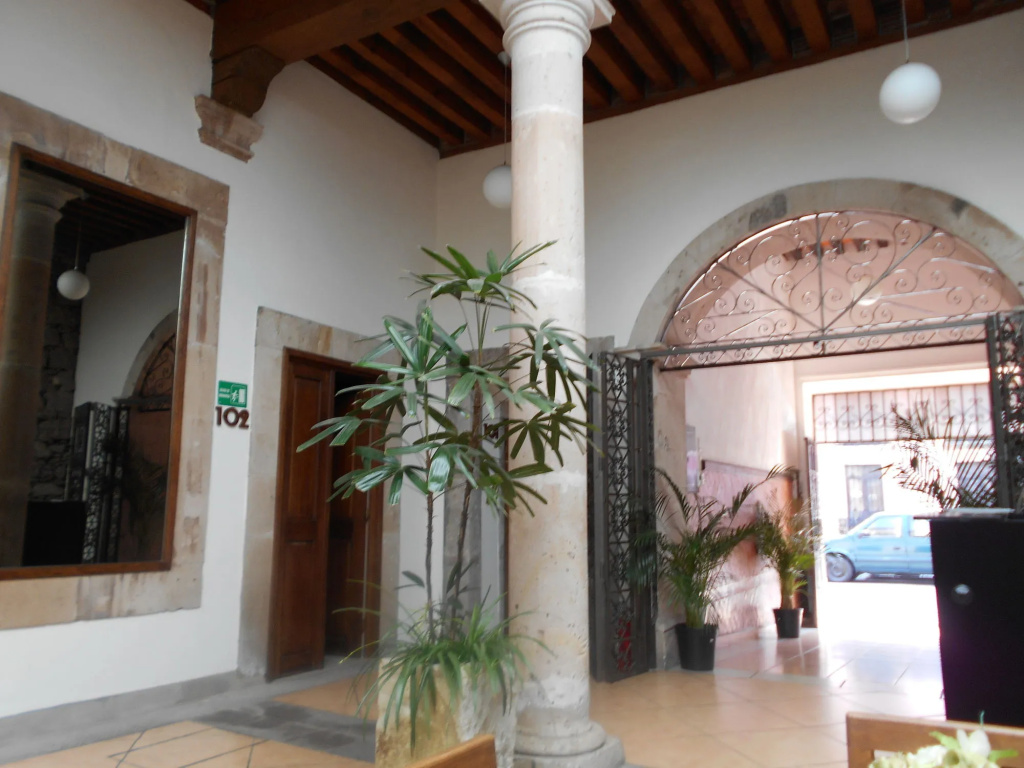 Hotel photo 1
