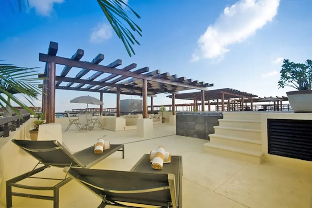 Aldea Thai 323 by PRP