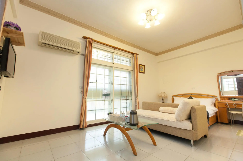 Standard room with city view