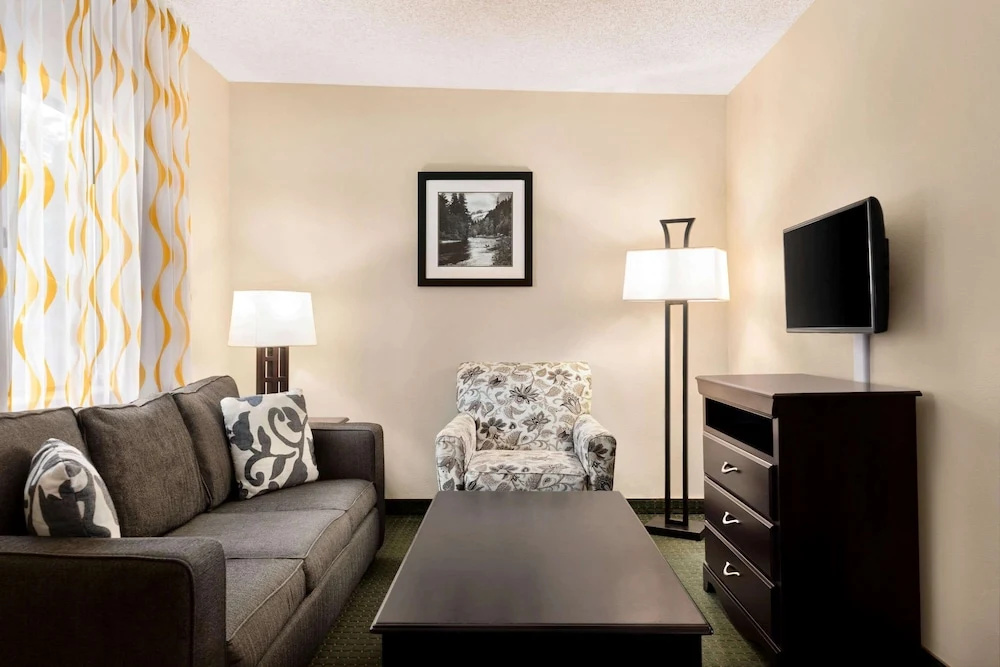 2 Bedrooms Suite