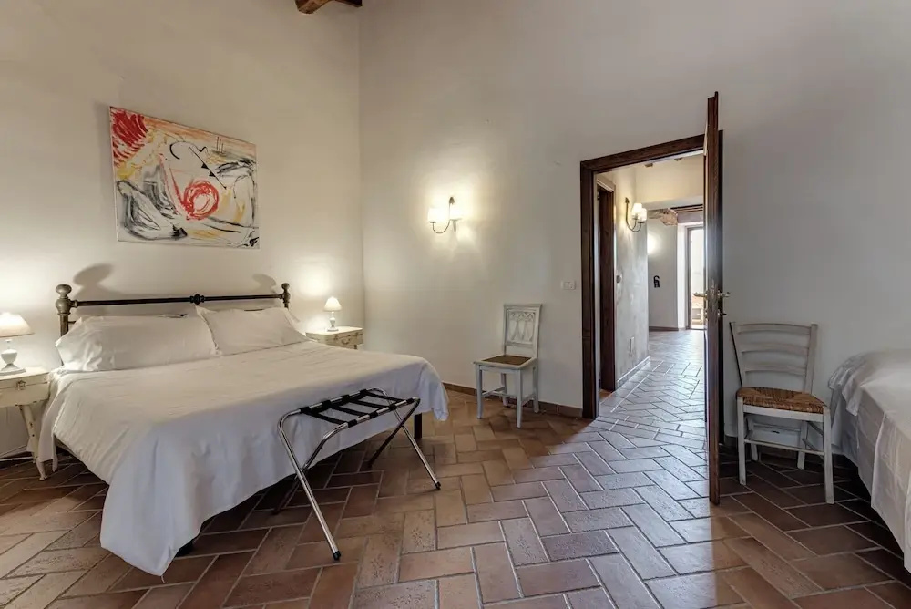 2 Bedrooms Suite with land view