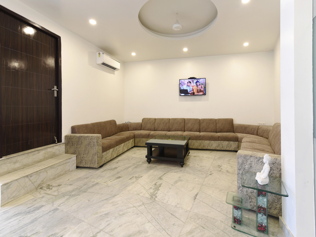 Lobby & Reception