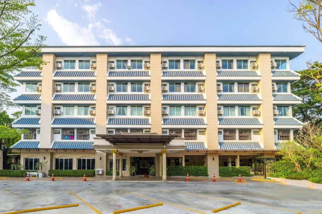 Sakulchai Place Hotel