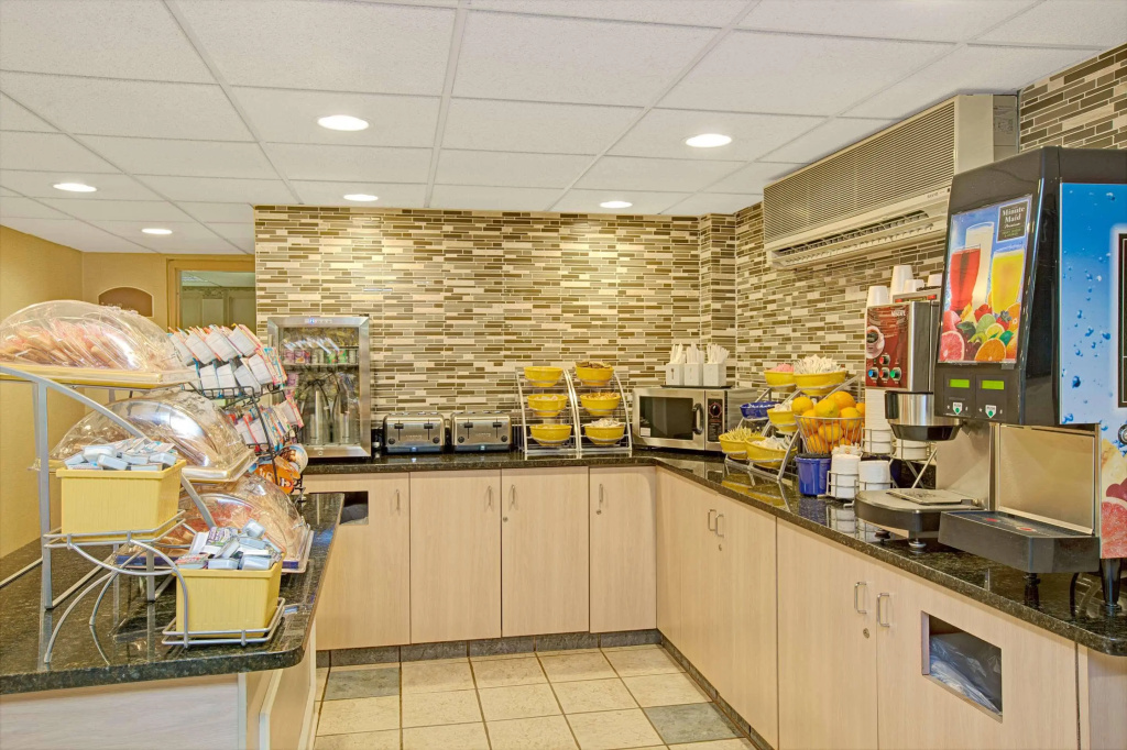 Food & Beverage