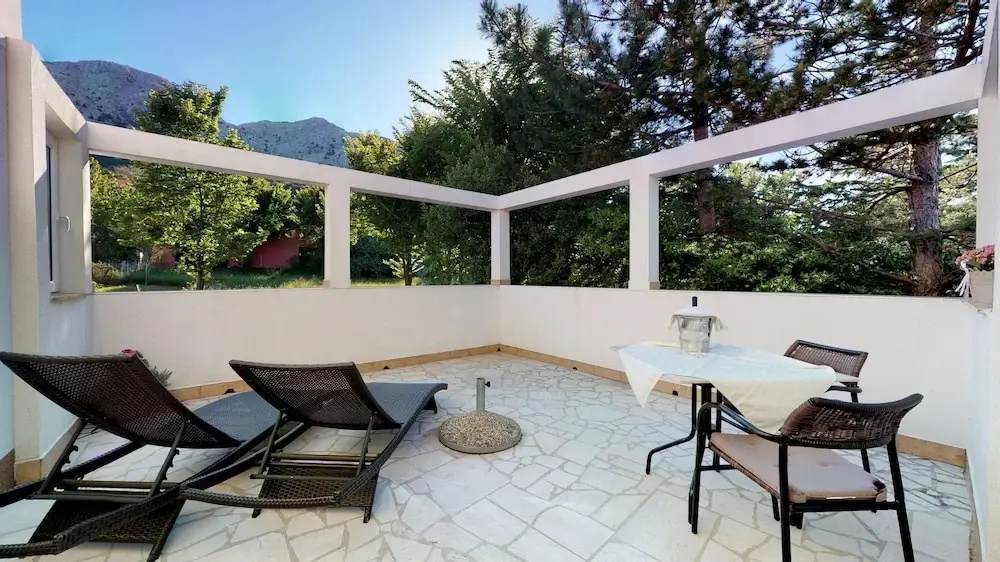 Balcony & Terrace