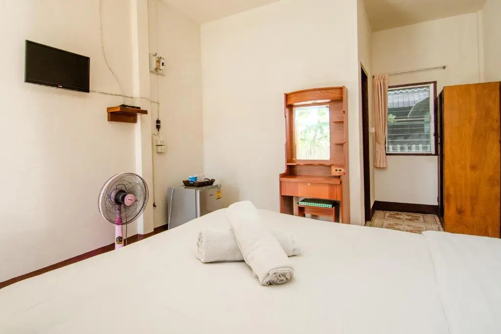 Sarm Mork Guesthouse - Chambres