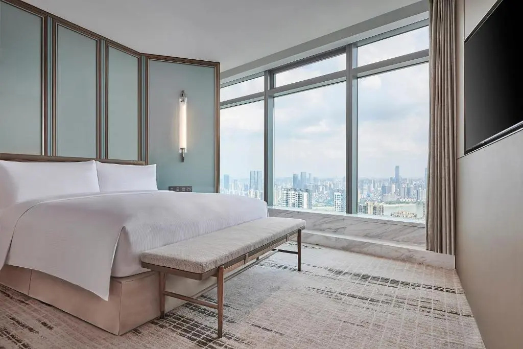 Deluxe Double Suite (full double bed)