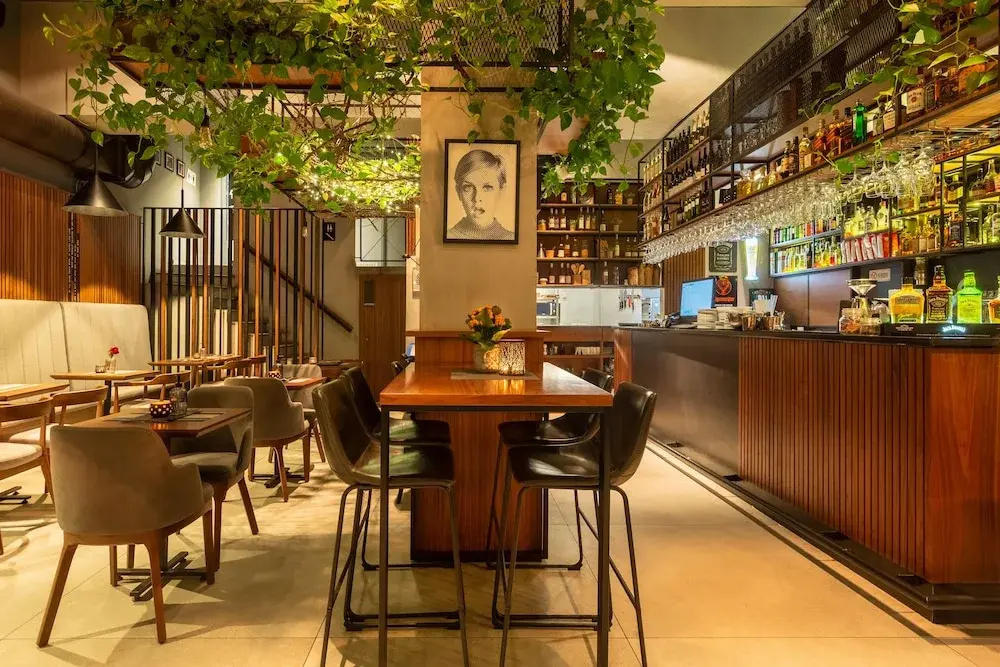 Food & Beverage