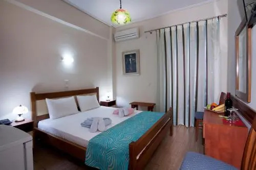 Loutraki Hostel - фото 2