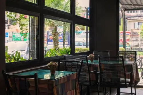 Food & Beverage