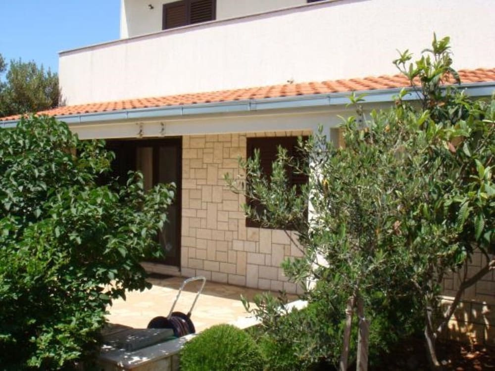 Apartments Nadica