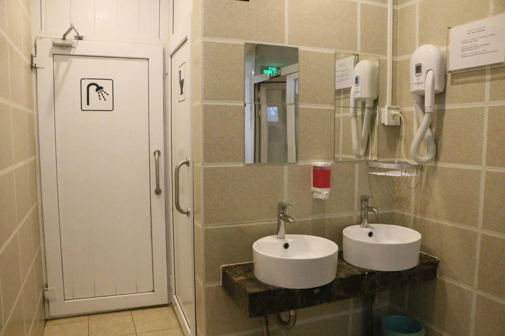 Beijing Drum Tower Youth Hostel by null