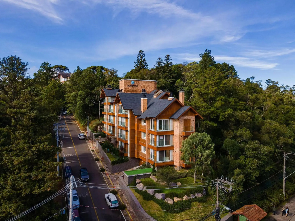 Alpes da Montanha 203 - Apto novo junto ao Centro de Gramado com garagem